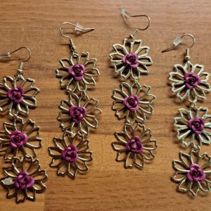 korvakorut kolmella kukalla