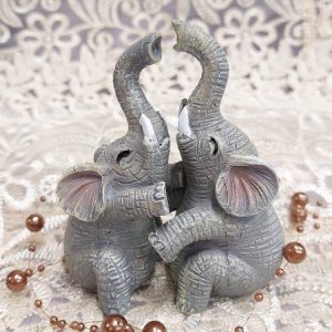 norsut kärsät vastakkain