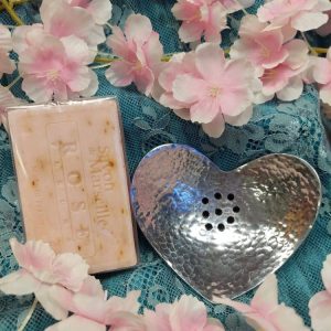 luonnonsaippua ja saippua-alunen