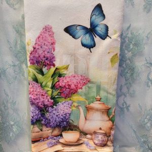 Kaunis, pehmeä Käsi-/ keittiöpyyhe, Syreenien kukkiessa