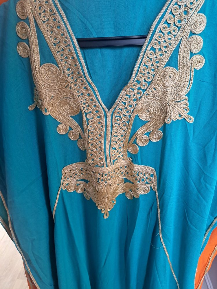 Upea Marokon Juhlakaftaani kultakirjailulla - Image 3
