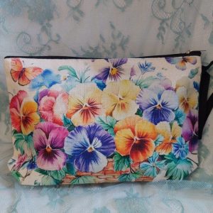 Kaunis pellavainen kosmetiikkapussi, Kauniit Orvokit