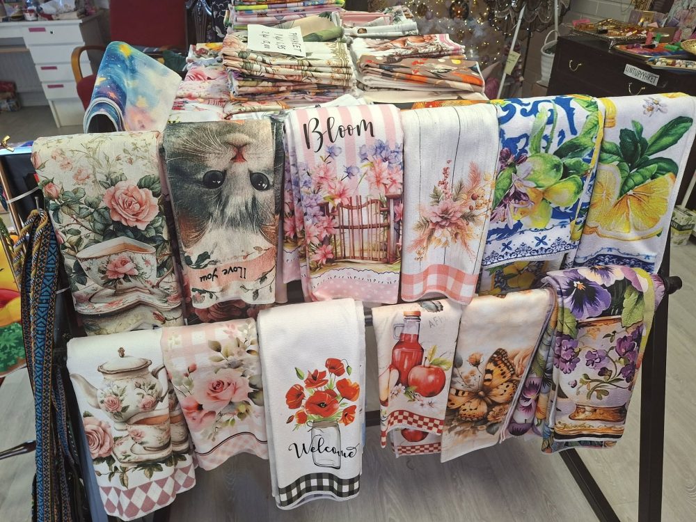 Laadukas, Kaunis Käsi- ja keittiöpyyhe, Kauniit Orvokit - Image 4