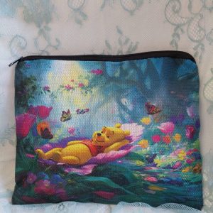 Suloinen pellavainen kosmetiikkalaukku, Nalle Puh unelmoi