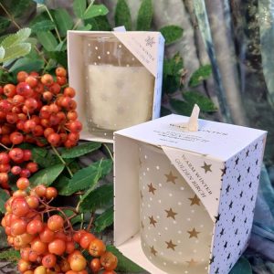 Ylellinen Tuoksukynttilä koristeellisessa lasikupissa, 10 cm, Kaunis lahjapakkaus