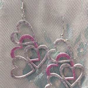 Näyttävät Sydän-korvakorut