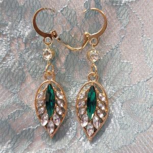 Vihreät timanttilehdet -korvakorut