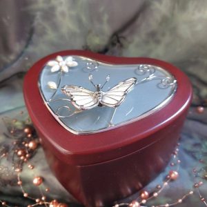 Perhonen -Sydänkorurasia