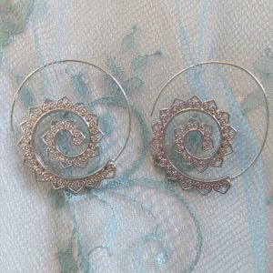 Spiraali -korvakorut