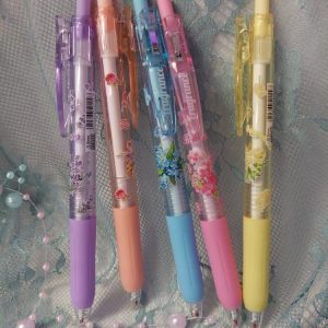 Kaunis ja laadukas muste-kuulakärkikynäsetti, 4 kpl