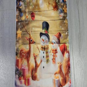 Iloinen Lumiukot ja metsän eläimet -Käsipyyhe