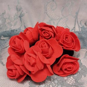 Upea, näyttävä Hiusdonitsi Ruusuilla