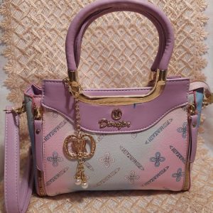 Persoonallinen, monivärinen Laukku kultakoristeilla ja helmillä