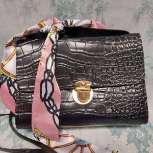 Naisten Iltalaukku huivikoristeella