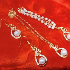 Upea Korusetti: Kaulakoru, Rannekoru ja Korvakorut Perhosilla, helmillä ja kristalleilla