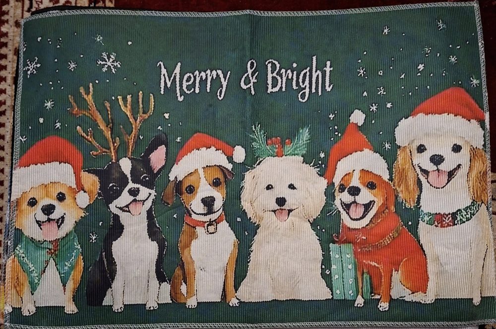 Iloinen Kynnysmatto jarrupohjalla, Joulukoirat