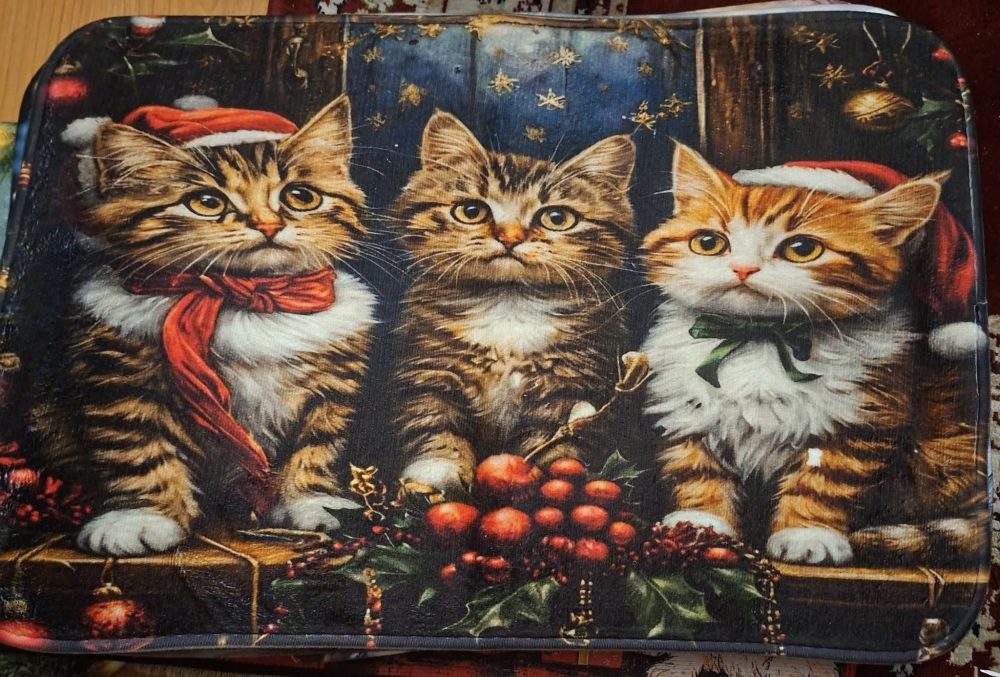 Jouluinen Pehmo-kynnysmatto jarrupohjalla, Odottavat Kissat - Image 6