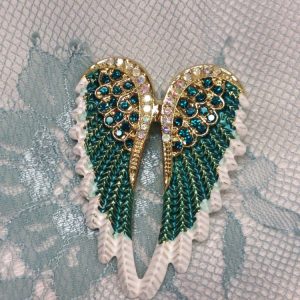 Kaunis Rintakoru, Petrolin vihreät Enkelin siivet kimaltelevilla kristalleilla