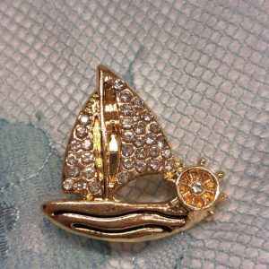 Rintakoru, Purjevene timanteilla