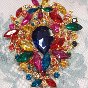 Kaunis, näyttävä Rintakoru, Värien leikki