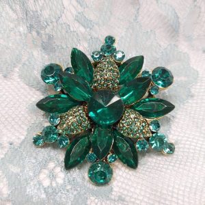 Kaunis, näyttävä Rintakoru, Timanttikukka, vihreä