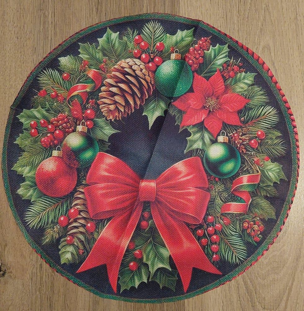 Kaunis pellavamainen Joululiina, tabletti, Joulukranssi ja koristeet