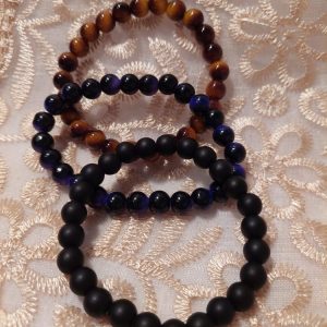 Hoitavat Kivirannekorut, 3 kpl, Tummaa Tiikerinsilmä-energiaa -tarjouspaketti