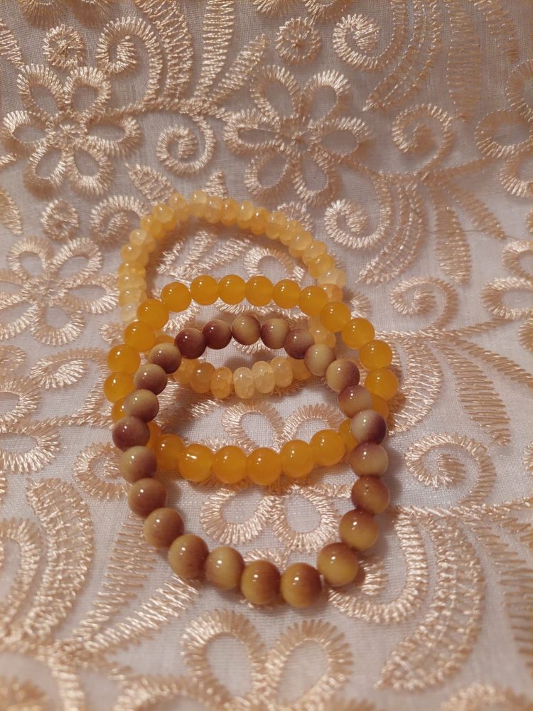 Hoitavat Kivirannekorut, 3 kpl, Aurinkoista kivienergiaa -tarjouspaketti