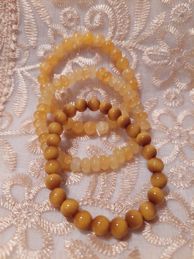 Hoitavat Kivirannekorut, 3 kpl, Aurinkoista kivienergiaa -tarjouspaketti - Image 2