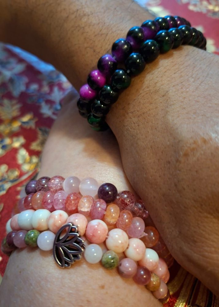 Hoitavat Kivirannekorut, 3 kpl, Aurinkoista kivienergiaa -tarjouspaketti - Image 3