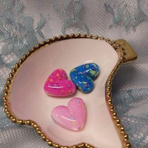 Marokkolainen posliininen kultareunainen pieni kuviokuppi + Huolisydämet