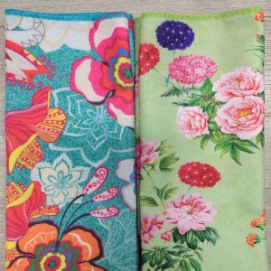 Kaunis, laadukas, pehmeä Käsipyyhe, Värikkäät Kukat, 2 kpl