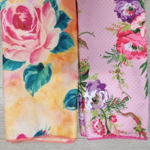 Kaunis, pehmeä ja laadukas Käsipyyhe, Värikkäät kukkaset, 2 kpl