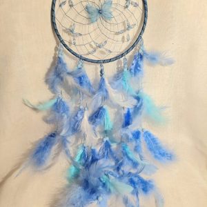 Kaunis Sinisävyinen Unisieppari Perhosella ja helmillä