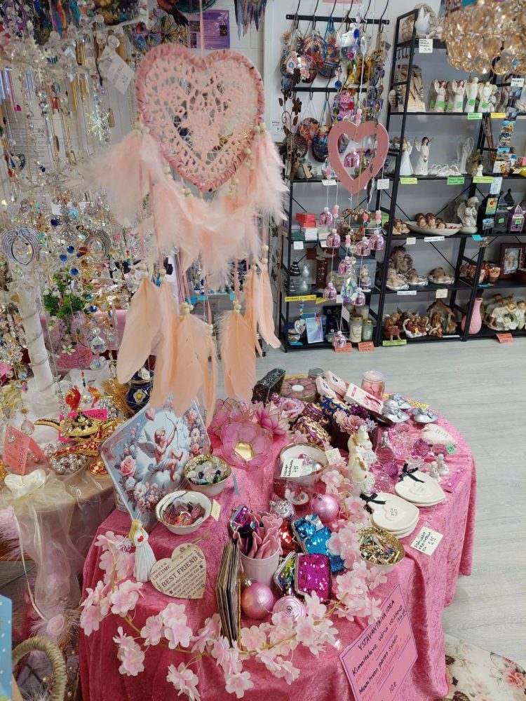 Kaunis sydämenmuotoinen Unisieppari pitsillä, Persikka - Image 7
