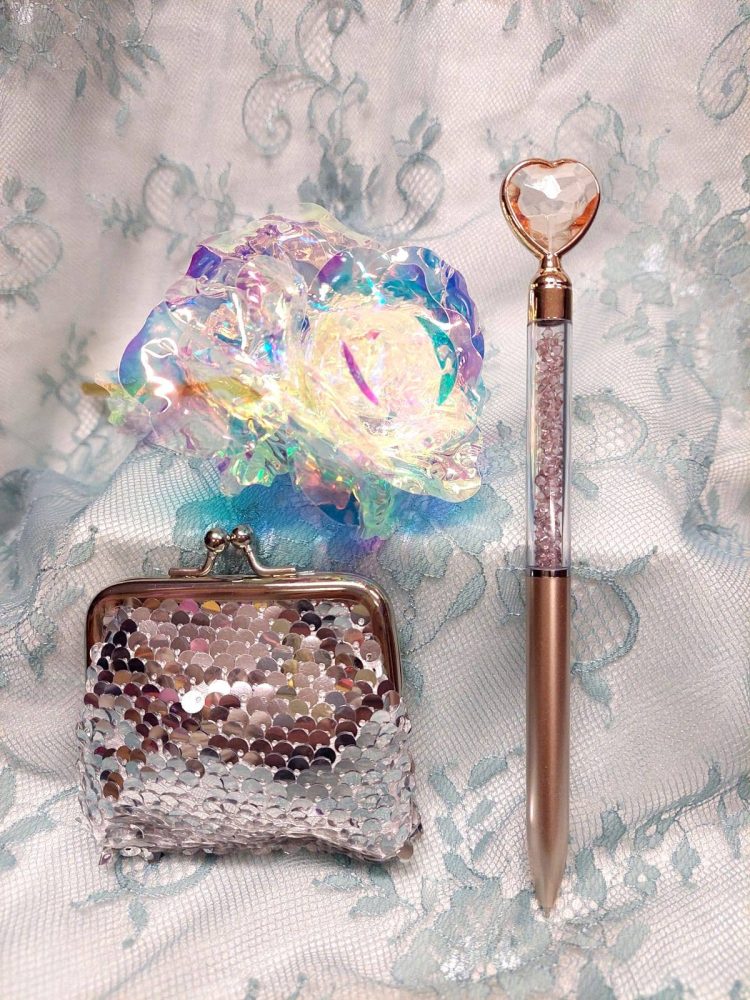 Sydänystävälle -tarjouspaketti: Kimalleruusu + Paljettikukkaro + Sydän-kimallekynä, eri väreissä - Image 4