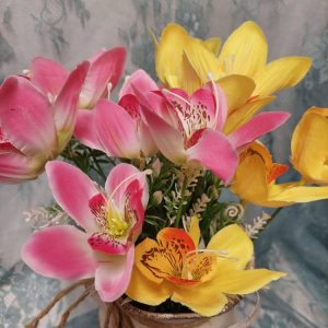 Laadukas, kaunis ja näyttävä Kestokukkakimppu, vaaleanpunainen + keltainen