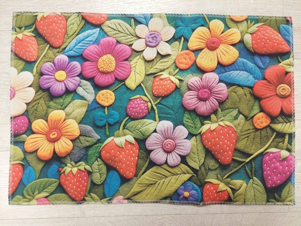 Kaunis, värikäs Kynnysmatto/ vessan matto jarrupohjalla, Ilon kukat ja mansikat