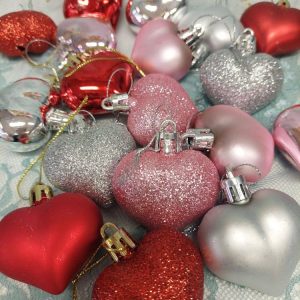 Rakkauden ja Ystävyyden Sydämet eri väreissä, 3 kpl