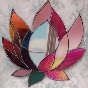 Kaunis Lotus -Ikkunakoriste