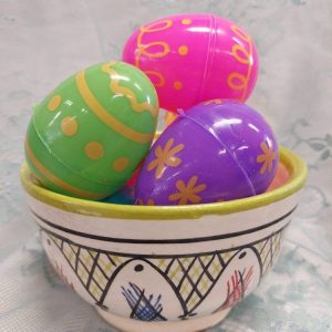Marokon käsintehty Keramiikkakulho ja värikkäät Koristemunat -Tarjouspaketti