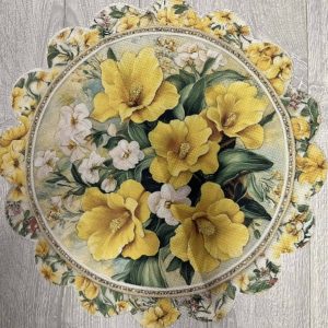 Kaunis pellavainen, pitsireunainen Kevätliina/ Tabletti, Kaunista keltaista