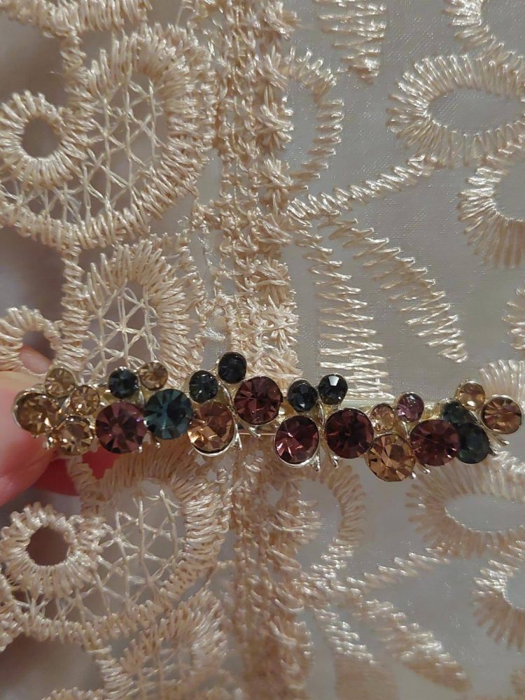 Kaunis Hiussolki maanläheisillä kristalleilla - Image 2