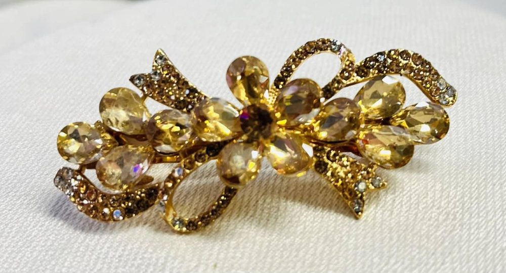 Kaunis Hiussolki Timanttikukilla ja kristalleilla, kulta