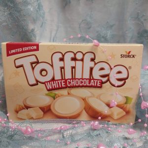 Toffifee, valkoista suklaata ja pähkinätahnaa kermatoffeessa, 125 g