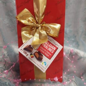 Belgialainen Suklaasydänlajitelma, punainen, Juhlapakkaus kultarusetilla, 100 g