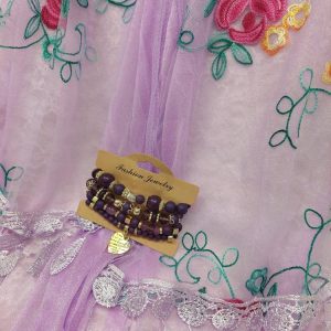 Kaunis kirjottu Huivi + Bohemian Rannekorusetti -Tarjouspaketti