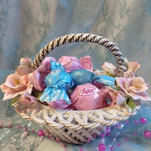 Isot herkulliset Maitosuklaa-crisp-nougat-hasselpähkinä -pallerot, 100 g