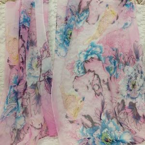 Kaunis Taidehuivi, Kukat ja Linnut, monivärinen