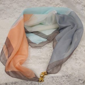Kaunis Huivi magneetti-koru -kiinnityksellä, harmaa, oranssi, turkoosi